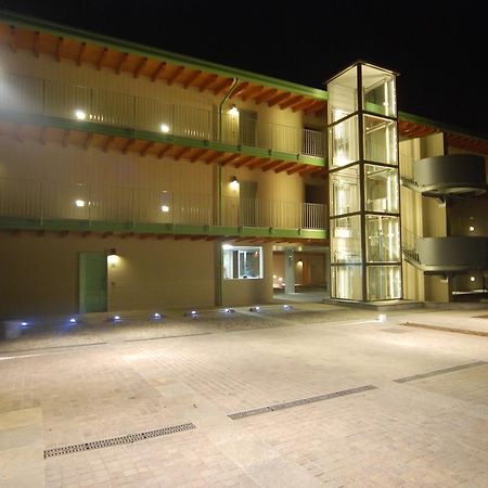 Residence & Suites Solaf Bonate di Sopra Ngoại thất bức ảnh