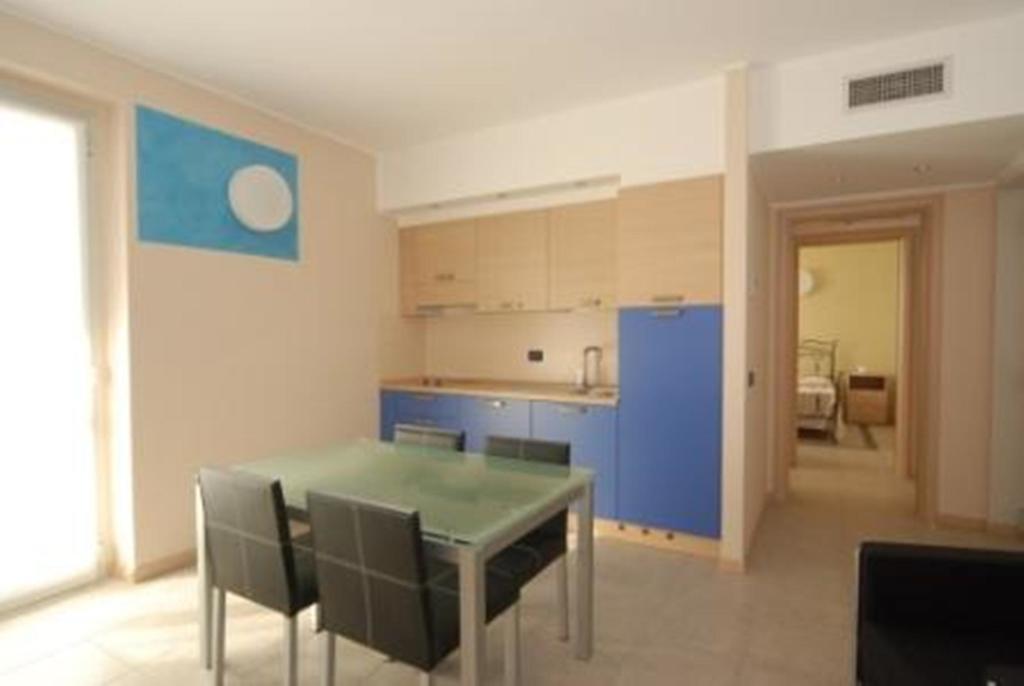 Residence & Suites Solaf Bonate di Sopra Phòng bức ảnh