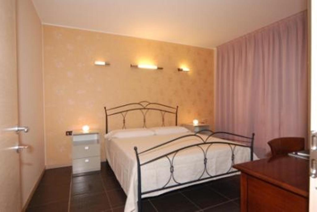 Residence & Suites Solaf Bonate di Sopra Phòng bức ảnh