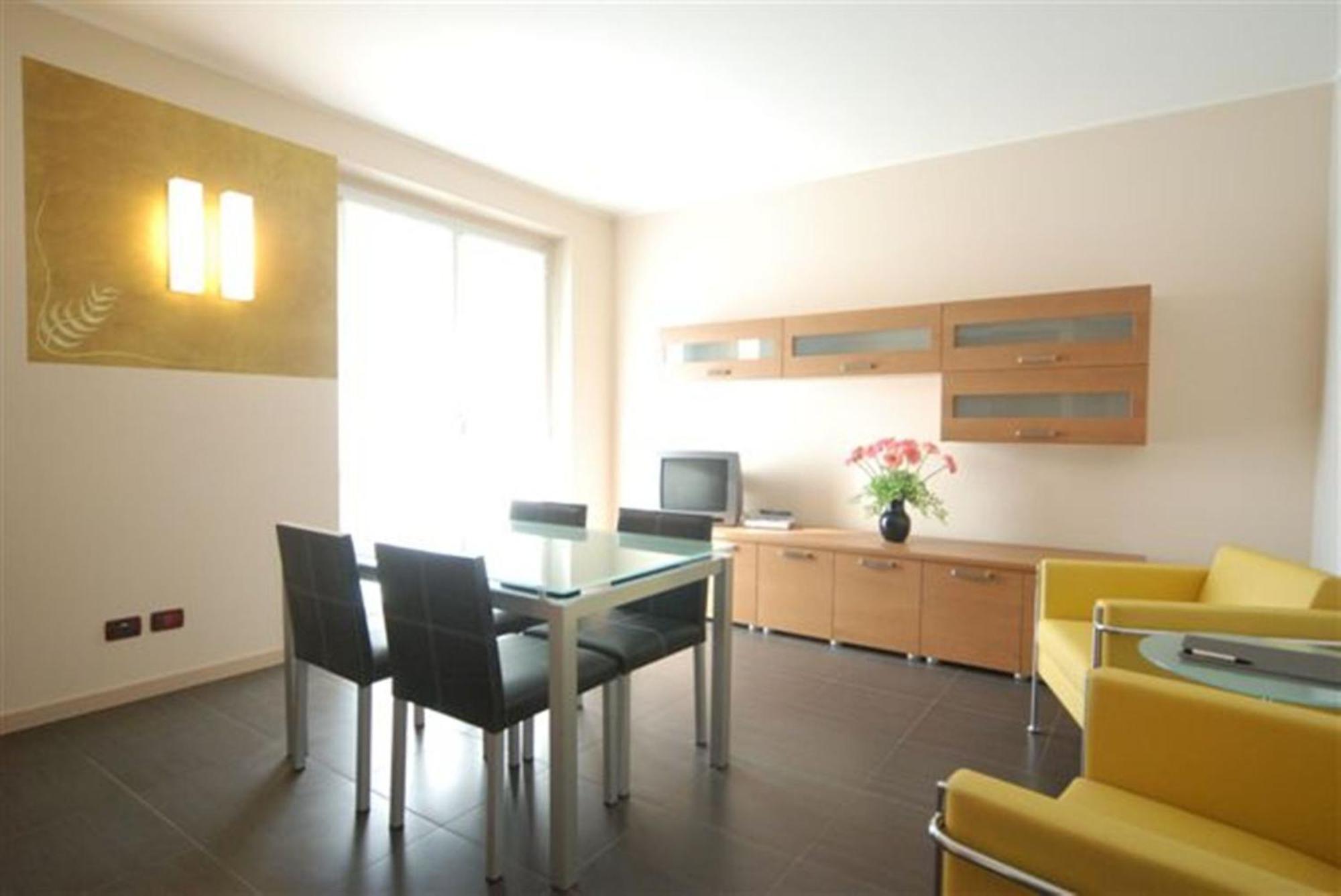 Residence & Suites Solaf Bonate di Sopra Ngoại thất bức ảnh