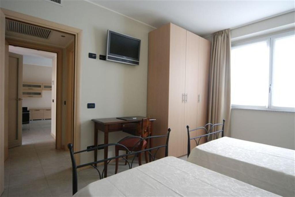 Residence & Suites Solaf Bonate di Sopra Phòng bức ảnh
