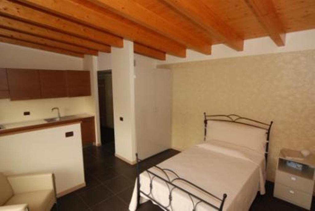 Residence & Suites Solaf Bonate di Sopra Phòng bức ảnh